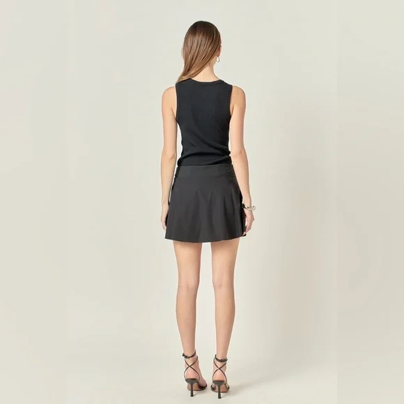 NWOT ENGLISH FACTORY SPORTSWEAR STRETCHED SKORT - Picture 4 of 11